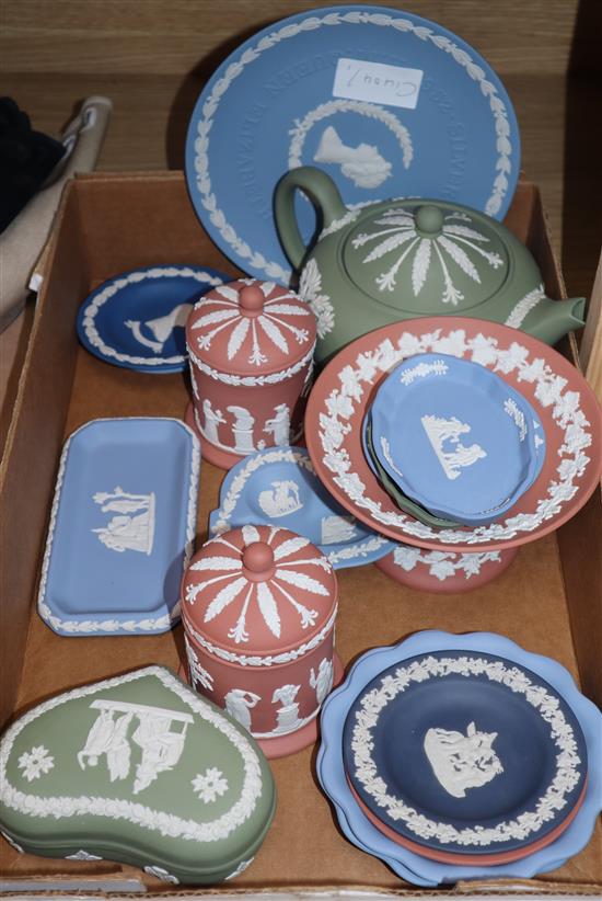 A quantity of Wedgwood jasperware
